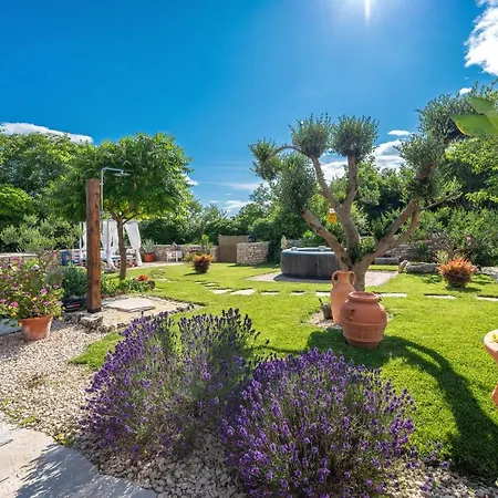 Rustical Olea بيت للعطل *