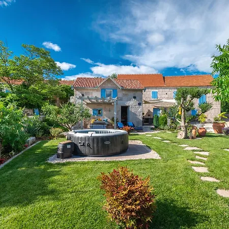 Rustical Olea Imotski