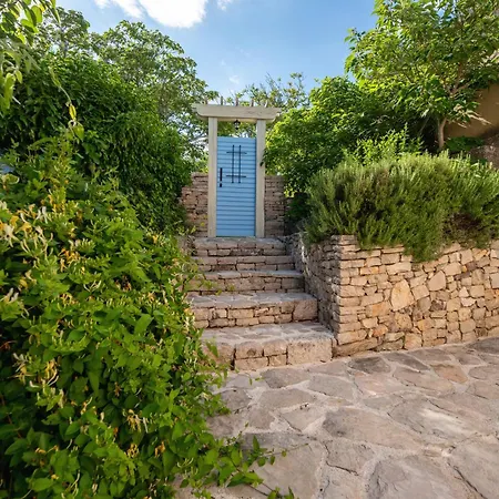 Rustical Olea بيت للعطل