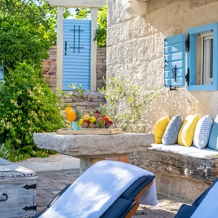 Rustical Olea بيت للعطل *