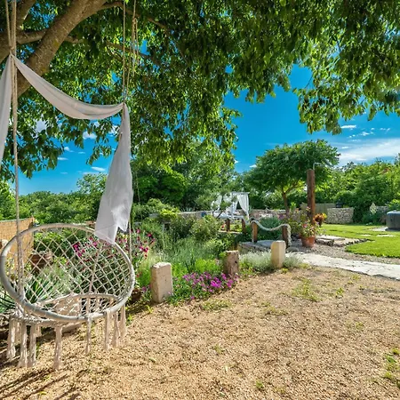 بيت للعطل Rustical Olea إيموتسكي