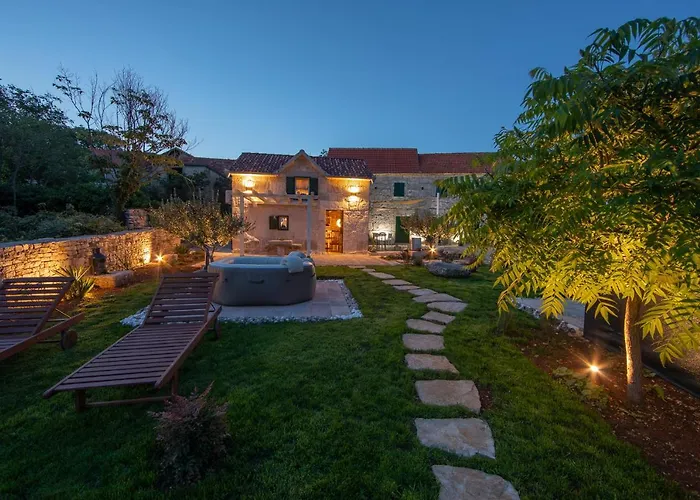 Rustical Olea Feriehus Imotski