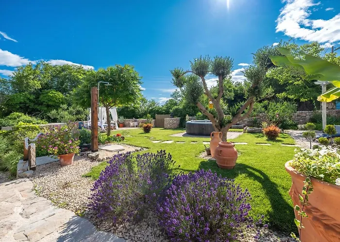 Rustical Olea Feriehus *